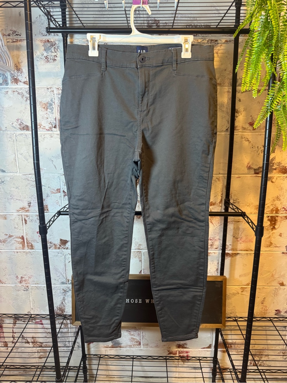 GAP Stretch Skinny Pants in Dark Gray